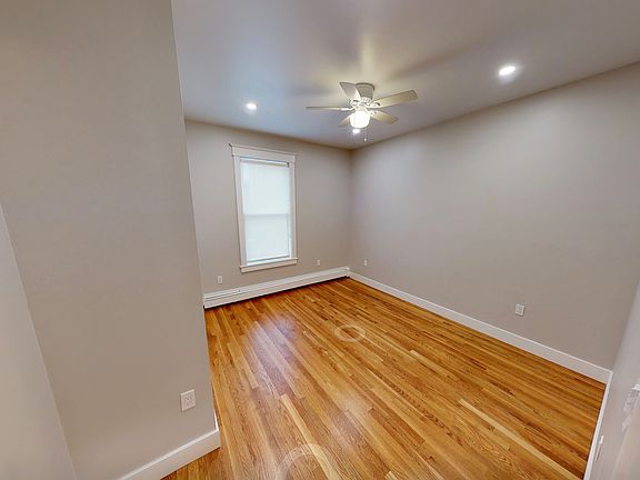 3rd image of 33 Portsmouth St #1D
