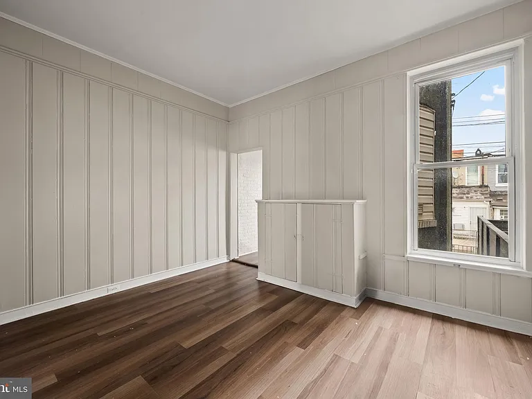 225 N Luzerne Ave — Photo 15