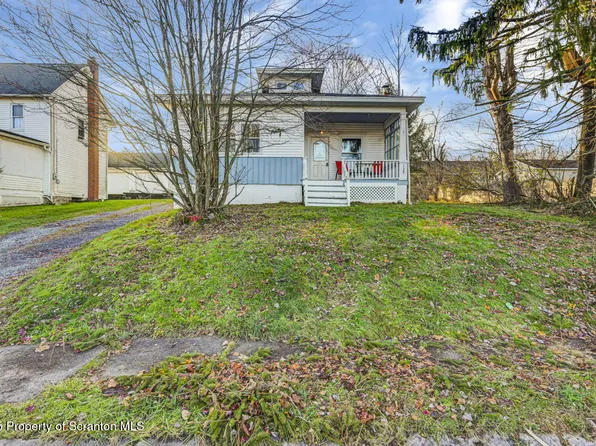 129 Spring Garden St, Moscow, PA 18444