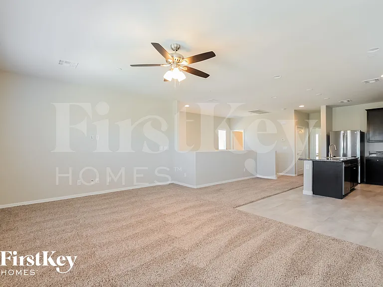 838 N Water St — Photo 7