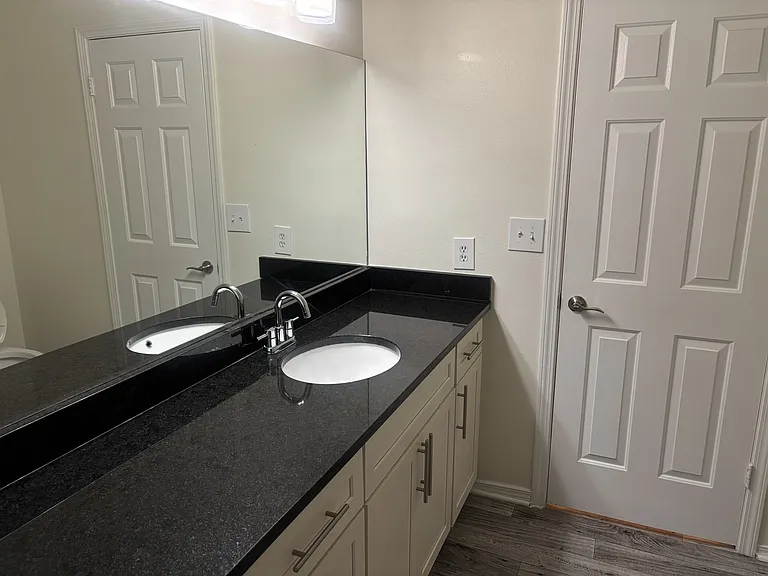 Wesley St. James Apartments at Sandy Springs — Photo 193