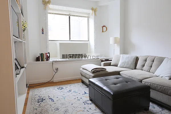 Rented by City Wide Apartments | media 2