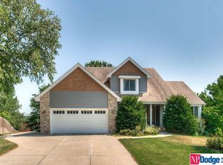 1805 Deerfield Way, Papillion, NE 68133