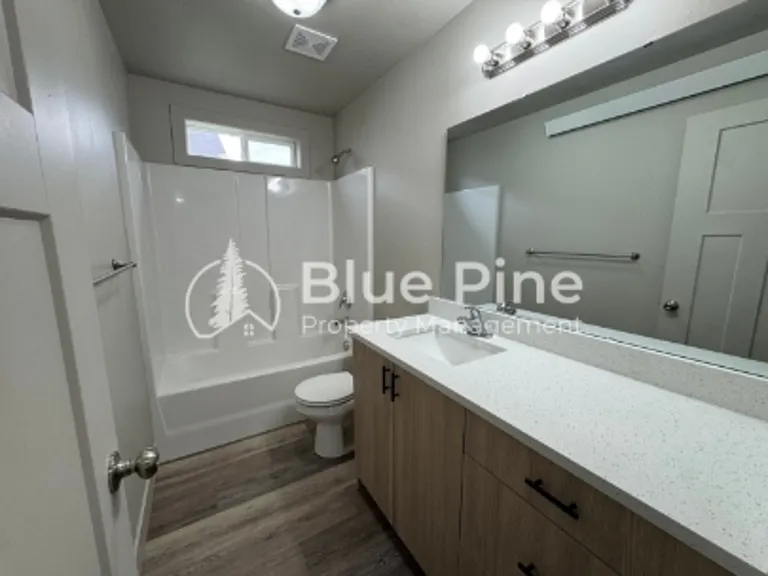 3570 Colt Cir #6 — Photo 7