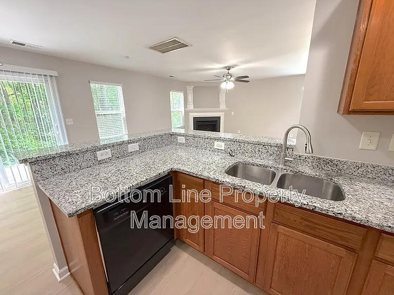 4918 Muskogee Dr — Photo 8