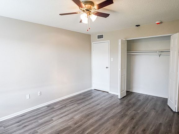 4th image of 520 Dowlen Rd #10