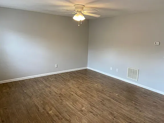 3 bed, 1520 sqft, $2,100 — Photo 2