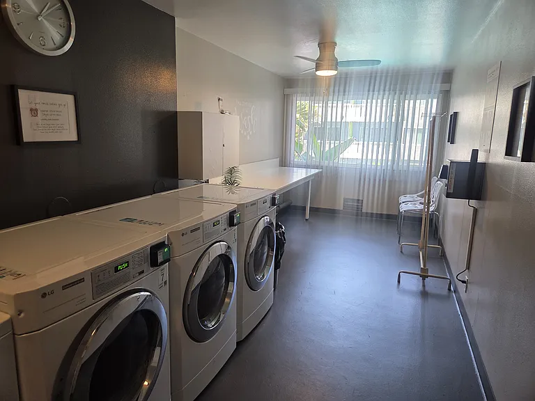 Tropic Sands Apartments — Photo 33