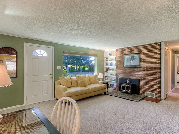 5th image of 3515 Tahoma Pl W