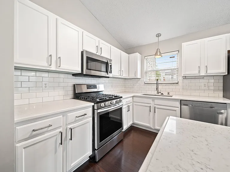 1300 Faunsdale Dr — Photo 13