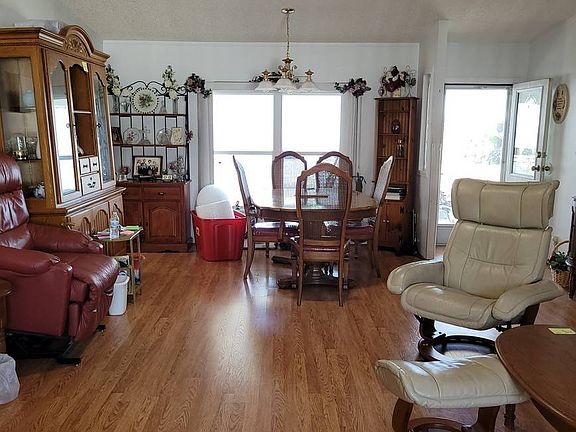 3rd image of 2201 Heron Dr