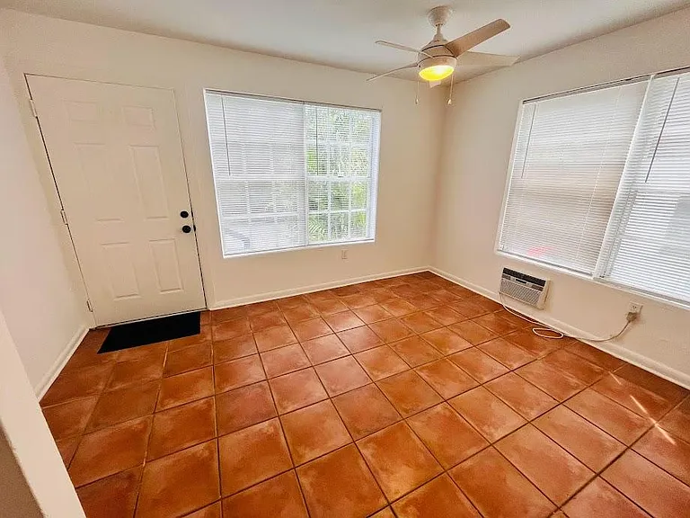 2573 Trapp Ave #B — Photo 10