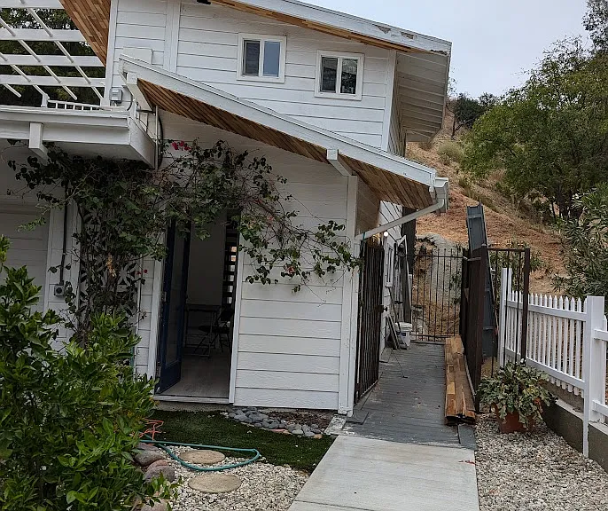 Detached Entry