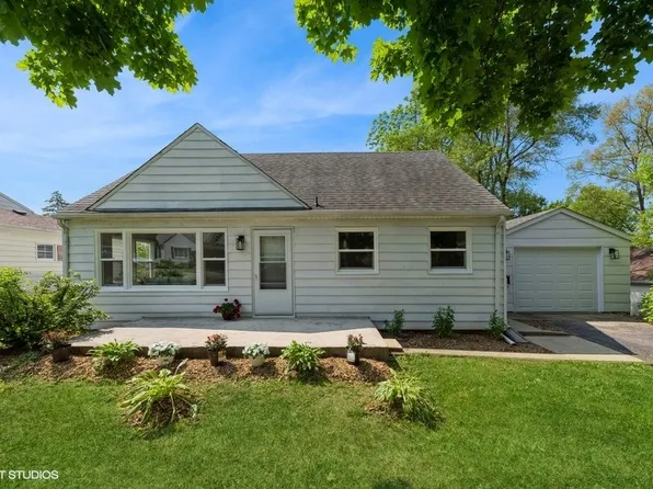 403 Highview Dr, Fox River Grove, IL 60021