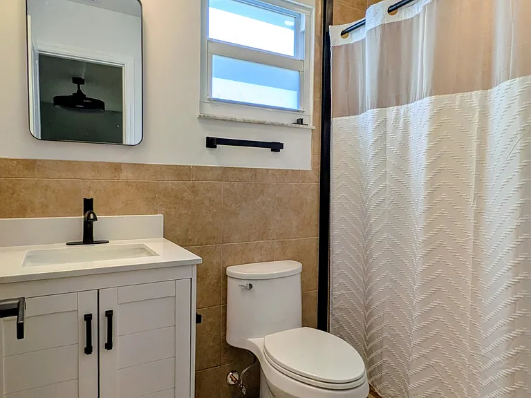 382 SW Voltair Ter — Photo 7