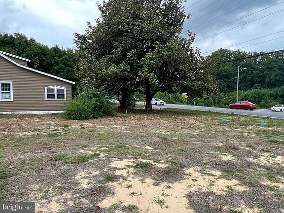 3rd image of 3611 Solomons Island Rd