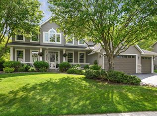 449 Summerfield Dr, Chanhassen, MN 55317