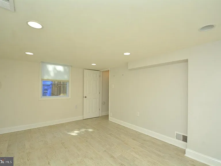 2602 S Troy St — Photo 23