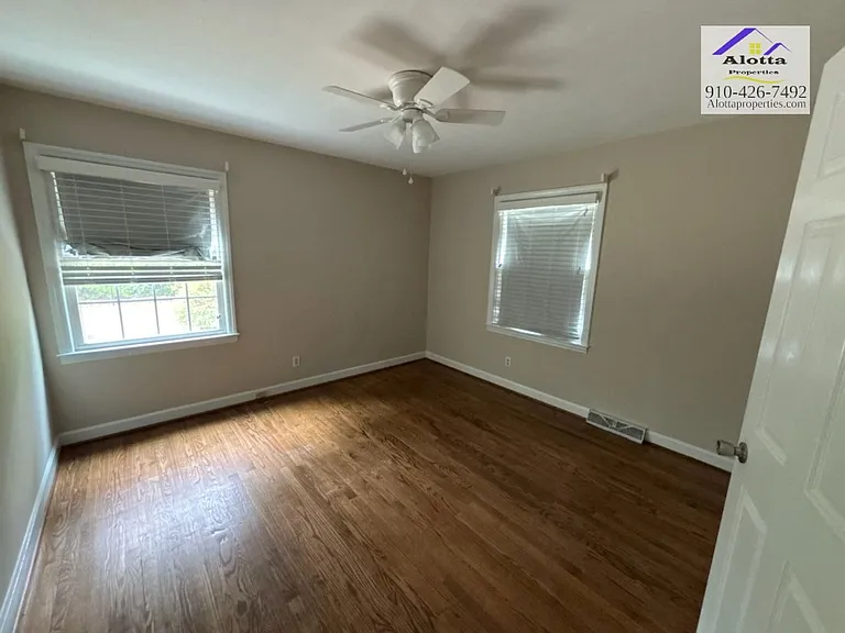 228 Whitney Dr — Photo 15