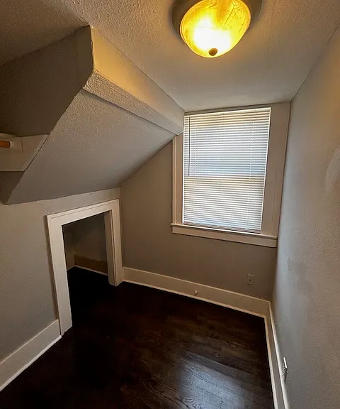 1208 N Denver Ave — Photo 2