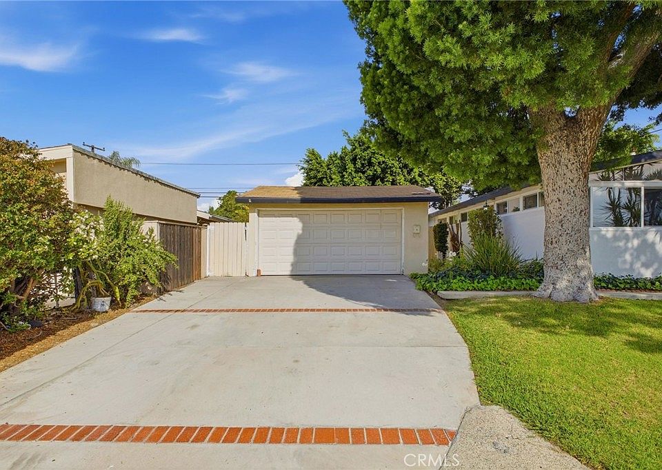 1st image of 15025 Rosalita Dr