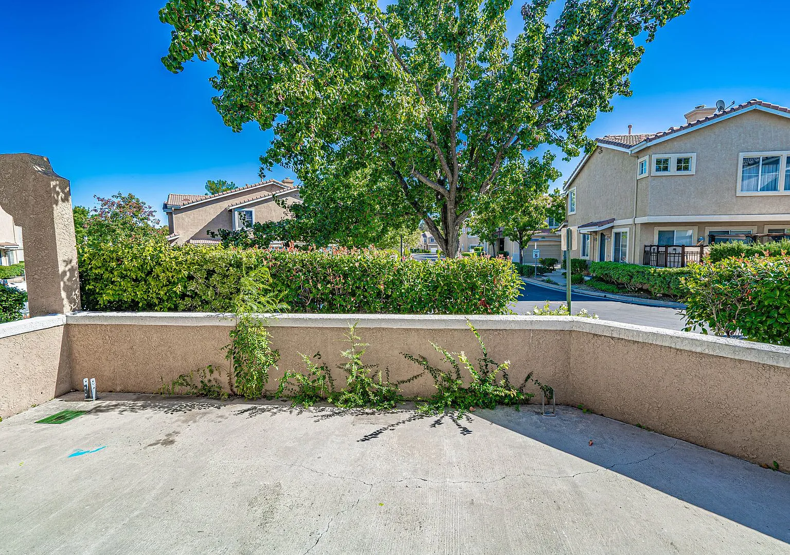 4 Bedroom Oaklane Townhome in Santa Clarita! — Photo 4