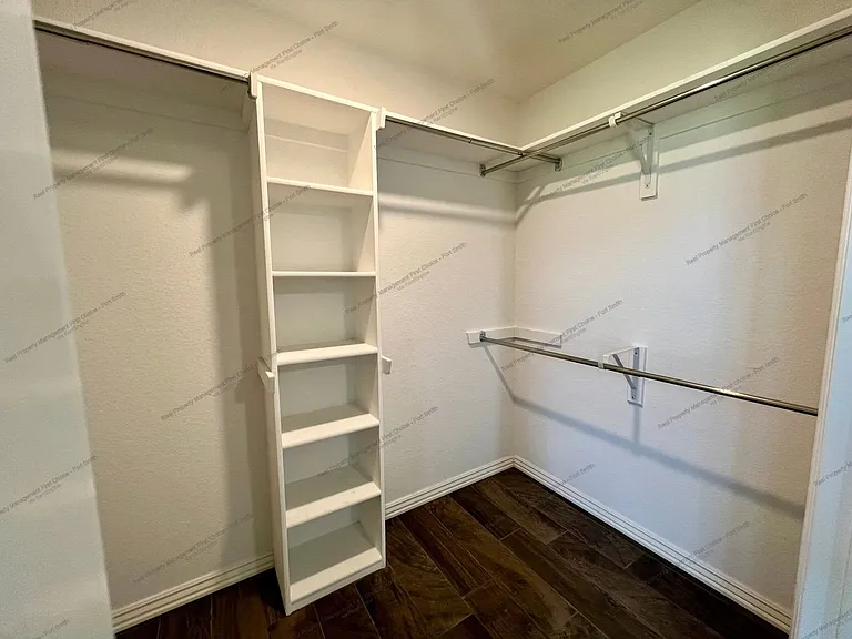 9007 Hawthorne Ln — Photo 20