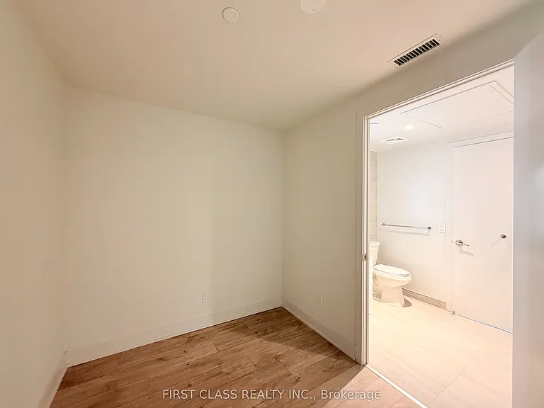 8 Cumberland St #3604 — Photo 16