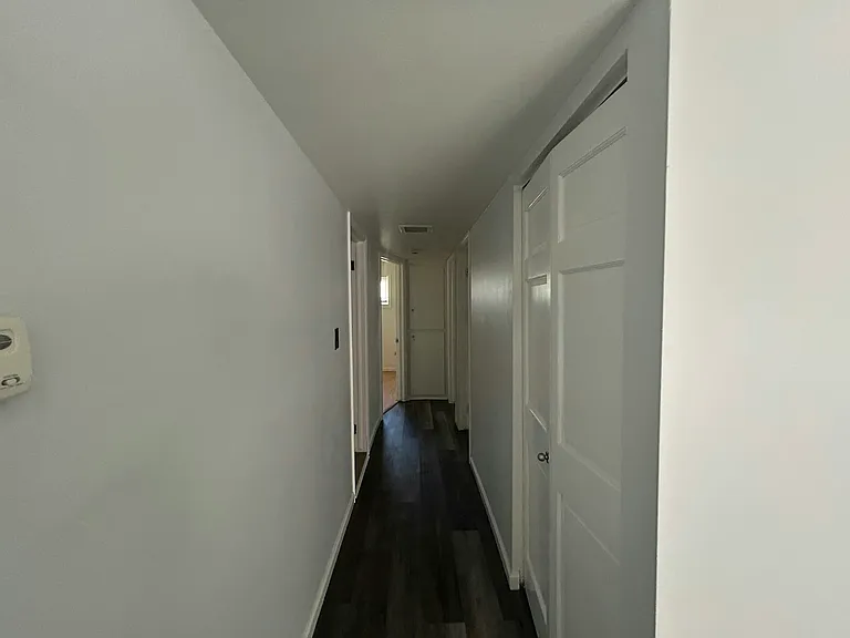 4987 Roosevelt Blvd — Photo 8