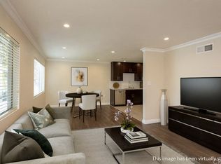 18619 Collins St APT F28, Tarzana, CA 91356