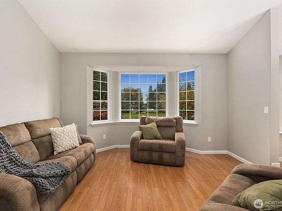 3rd image of 25902 115 Street Ct E