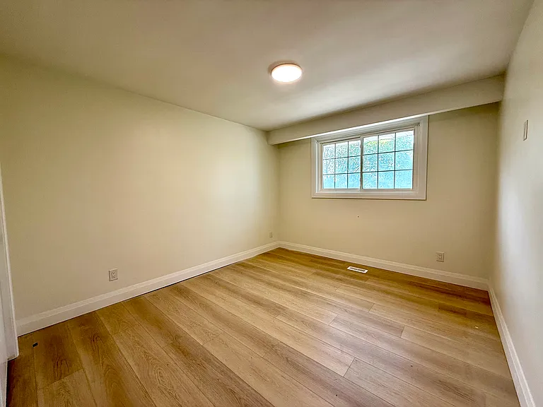 25 Meadowbrook Cres #1 — Photo 21