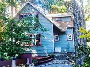 21640 Hilltop Ln, Crestline, CA 92322