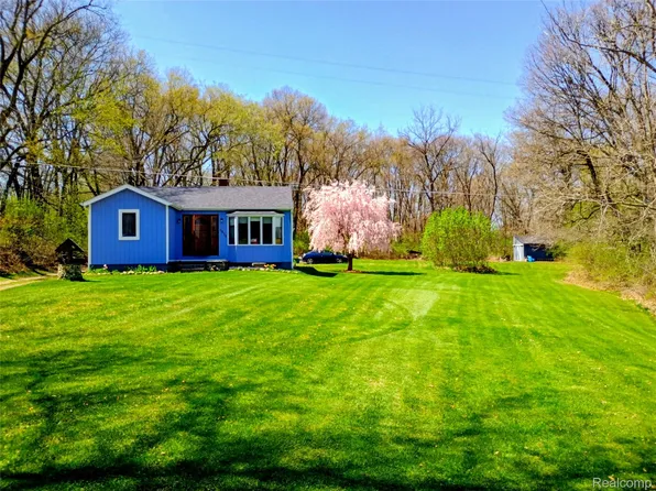 5975 Dexter Pinckney Rd, Dexter, MI 48130