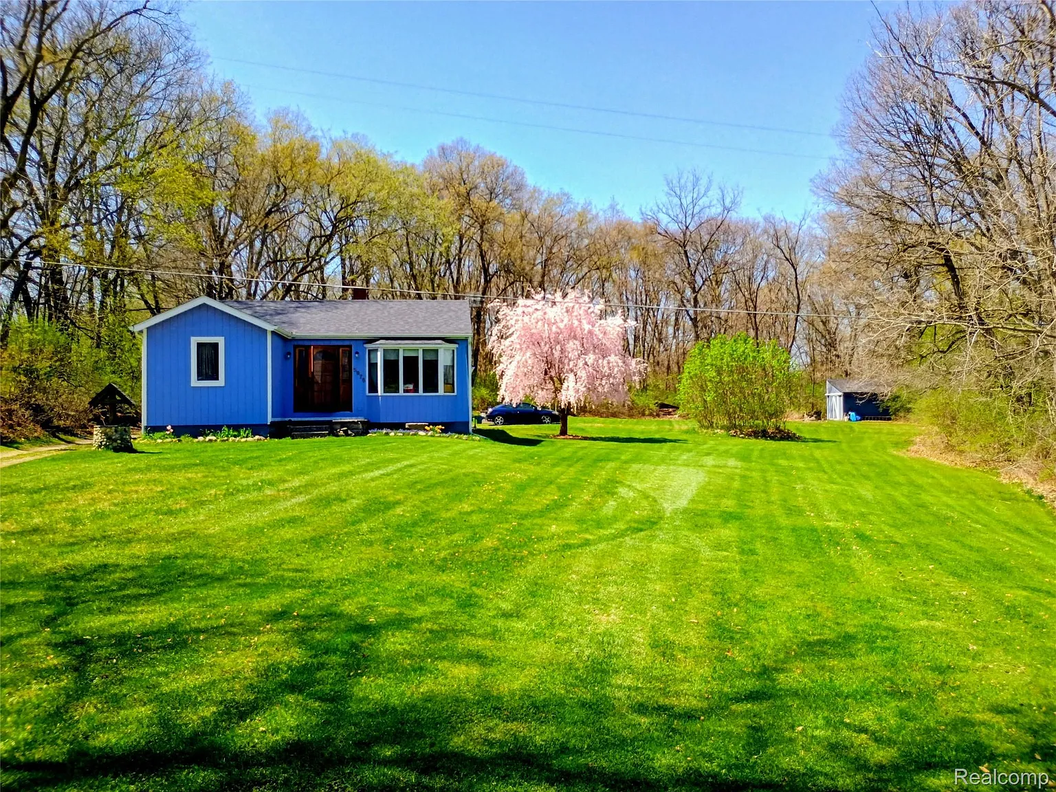 5975 Dexter Pinckney Rd photo 1