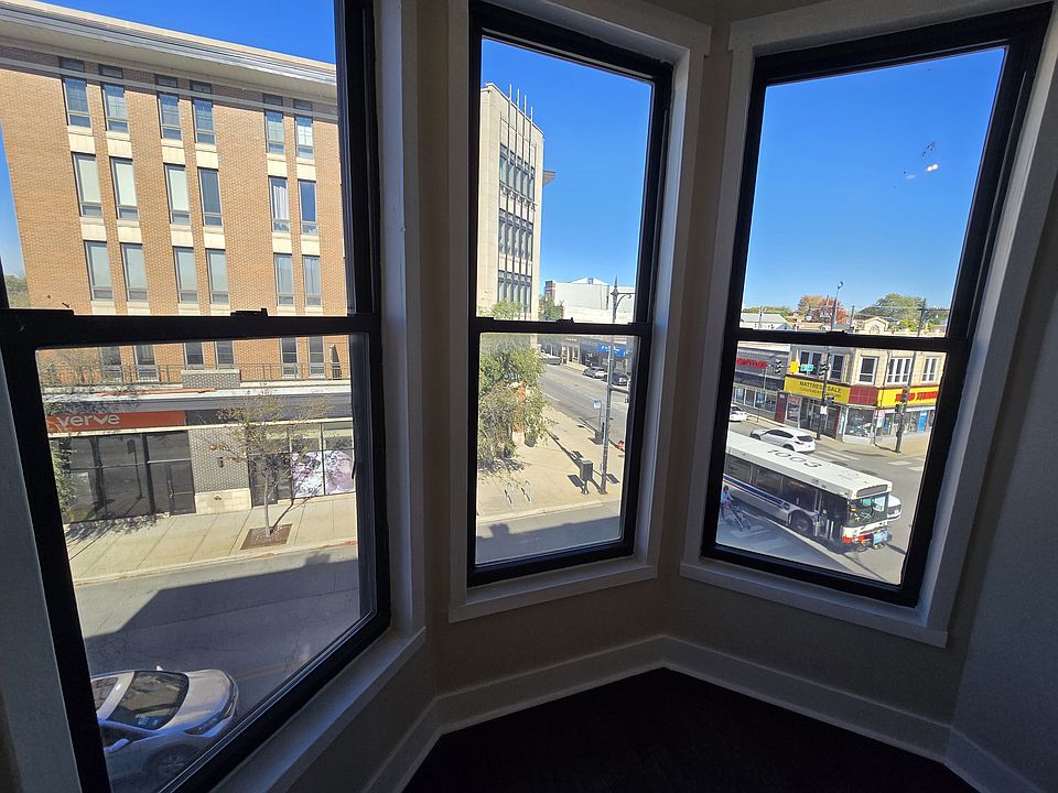1st image of 805 W 35th St #3N