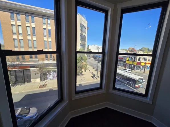 805 W 35th St #3N, Chicago, IL 60609