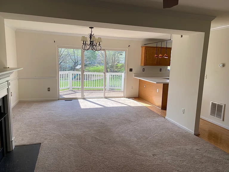 1532 Primrose Ln — Photo 12