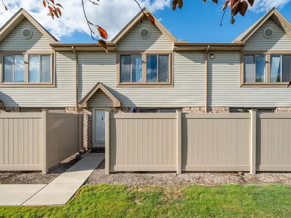 50459 Bay Run N, Chesterfield, MI 48047