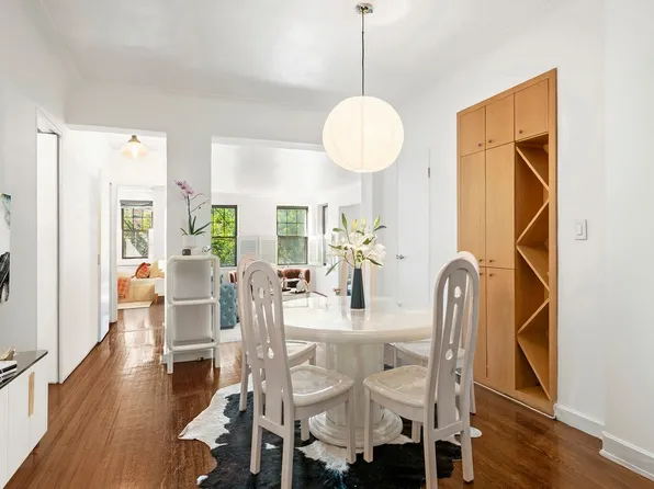 290 6th Avenue image 5 of 17