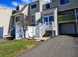 61 Peddlars Dr #61, Branford, CT 06405
