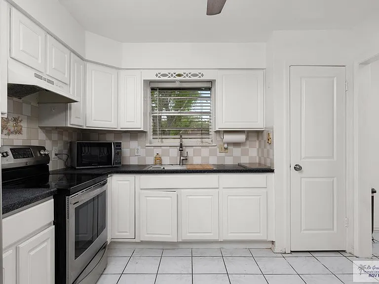 844 Jenny Cir — Photo 9
