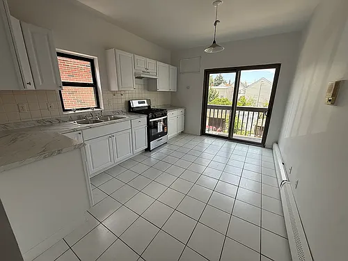 88 Garrison St Photo 1
