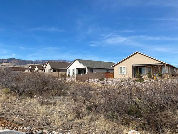 4th image of 1581 Chateau Dr