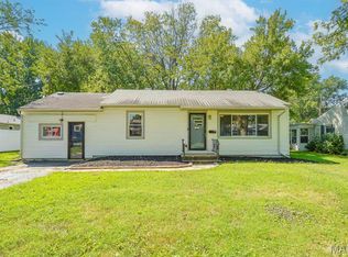 2 Manas Dr, Swansea, IL 62226