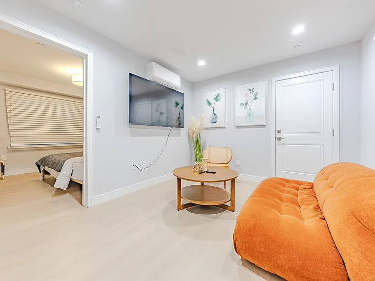 123 S Marguerita Ave — Photo 6