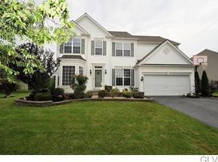 8652 Pathfinder Rd, Breinigsville, PA 18031