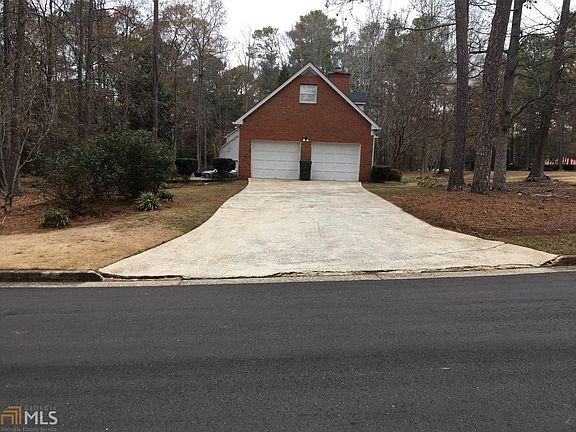 3rd image of 5 Heritage Dr