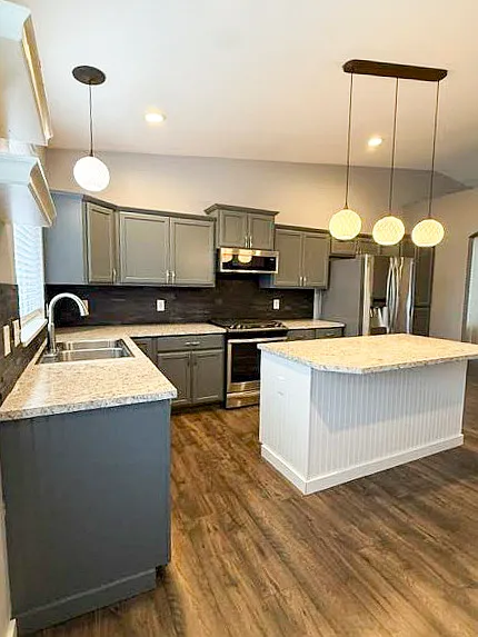 4 bed, 2.5 bath, 2258 sqft, $2,750 — Photo 4