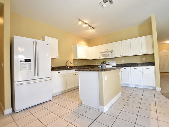 5th image of 1724 W Wildwood Dr